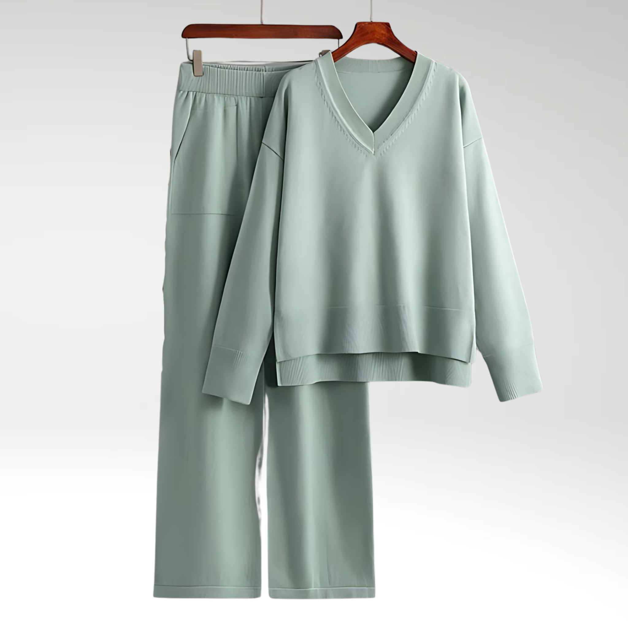 Evelyn | Luxusní dvoudílná souprava s V výstřihem