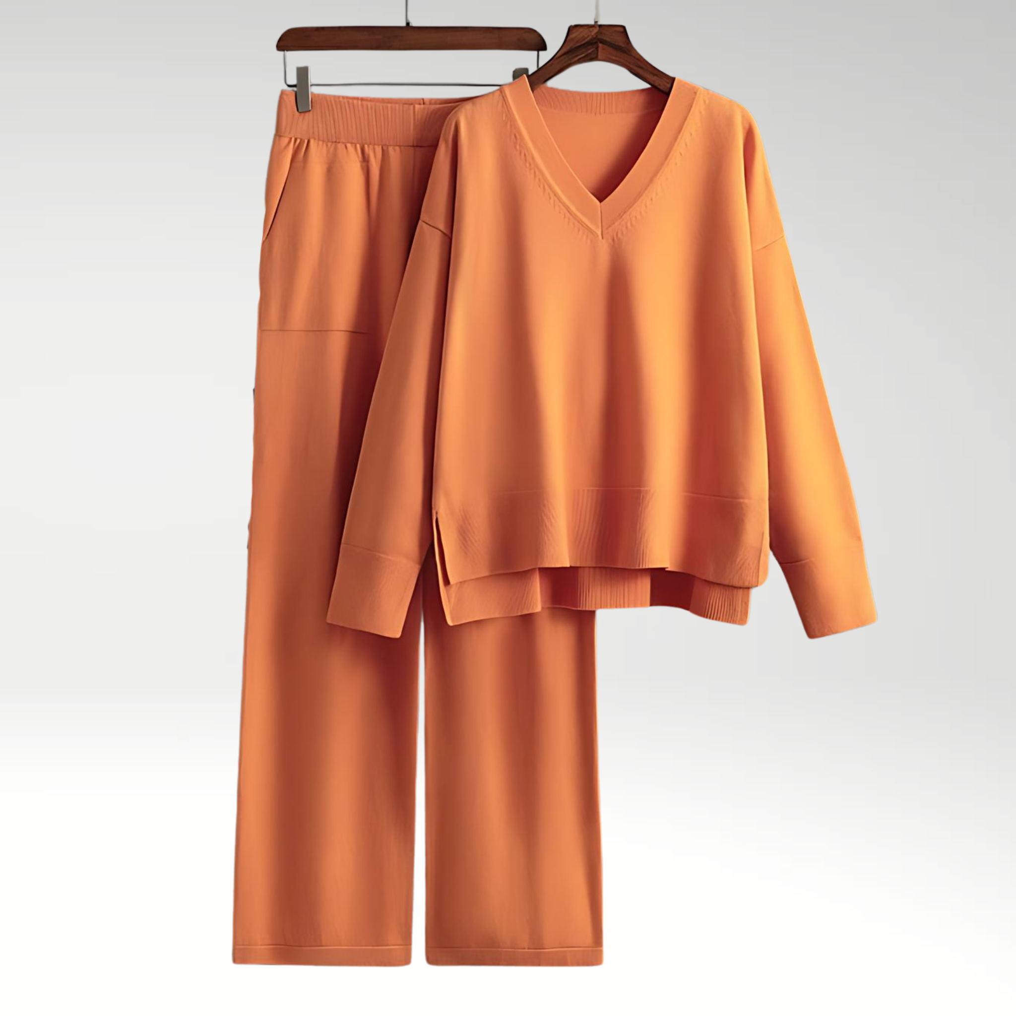 Evelyn | Luxusní dvoudílná souprava s výstřihem do V