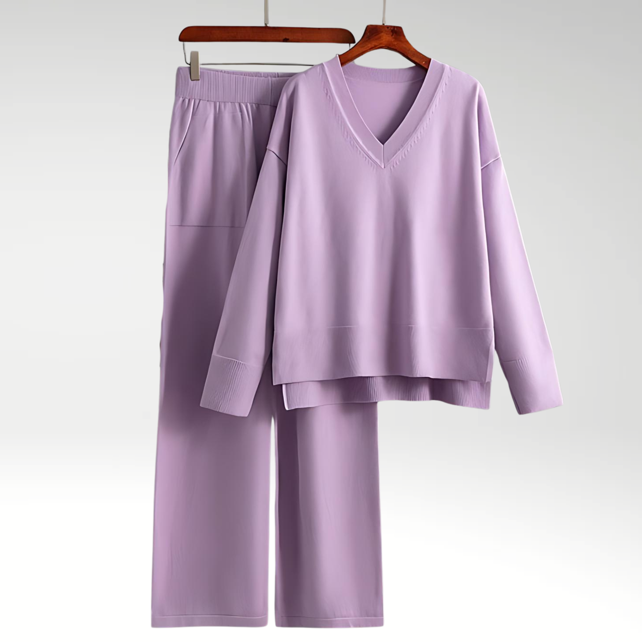 Evelyn | Luxusní dvoudílná souprava s V výstřihem