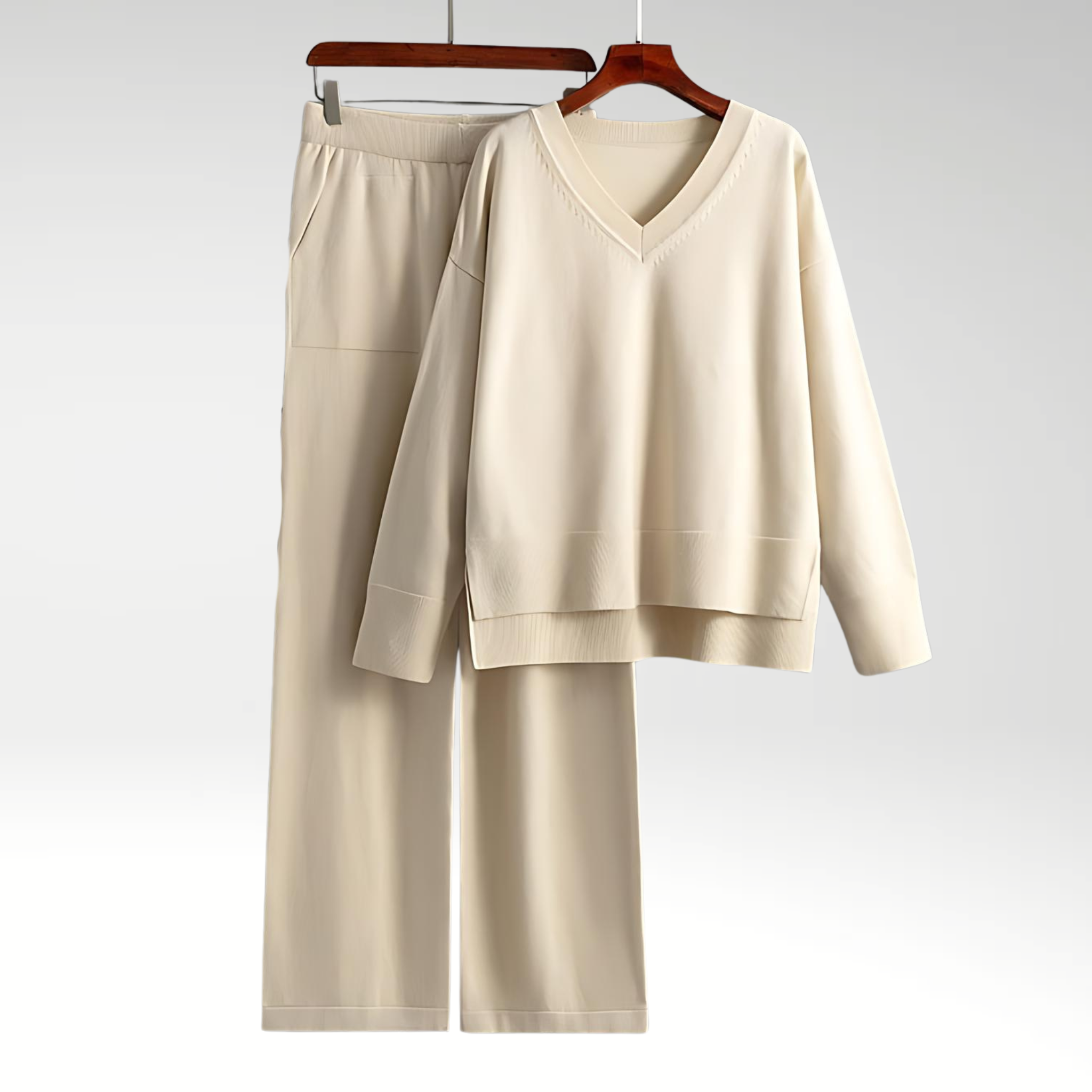 Evelyn | Luxusní dvoudílná souprava s V výstřihem